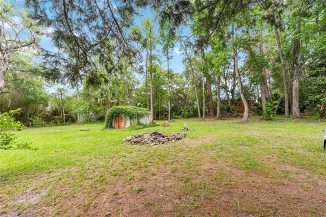 201-203 NE Tahota Avenue Micanopy FL 32667