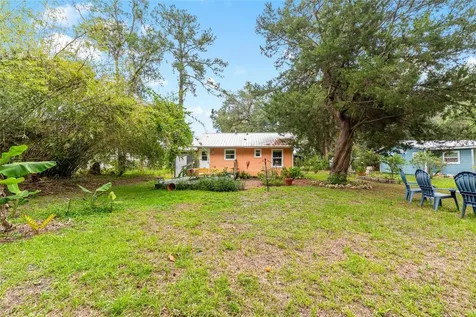 201-203 NE Tahota Avenue Micanopy FL 32667