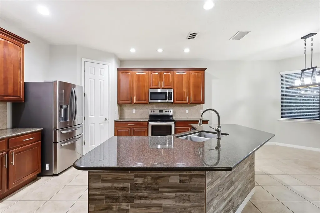 109 Elissar Drive Debary FL 32713
