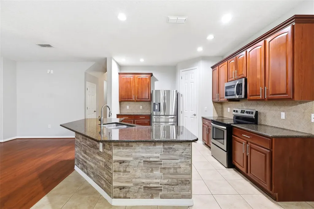 109 Elissar Drive Debary FL 32713