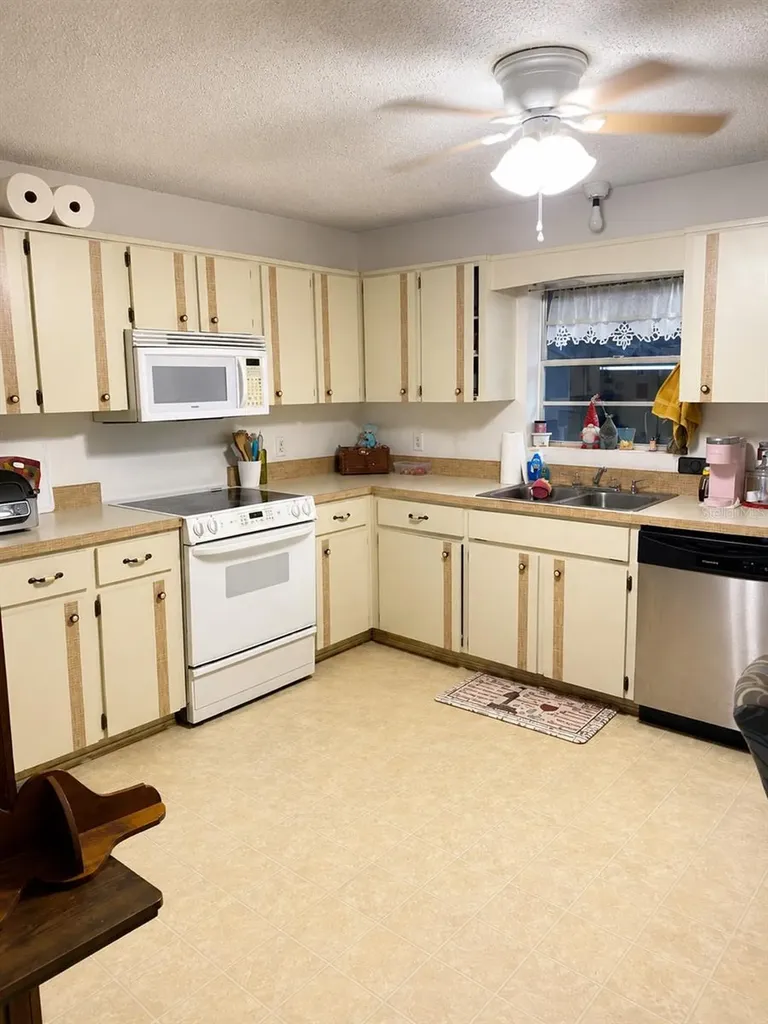 2055-2057 Guava Drive Edgewater FL 32141