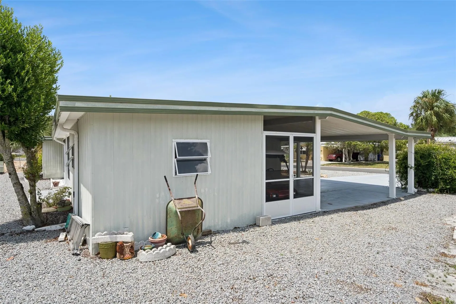 723 Viking Avenue Tavares FL 32778