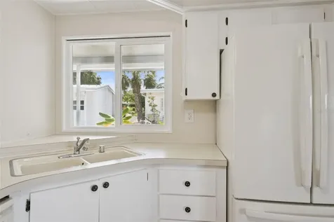 723 Viking Avenue Tavares FL 32778