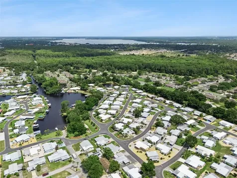 723 Viking Avenue Tavares FL 32778
