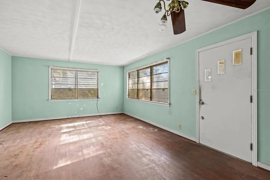 1208 28th Street W Bradenton FL 34205