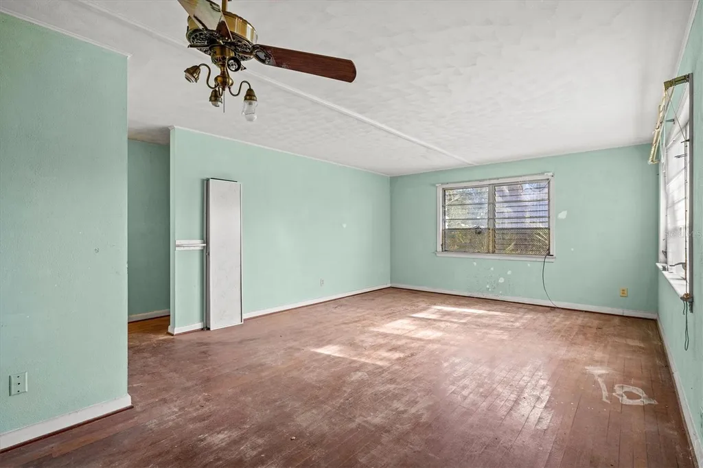 1208 28th Street W Bradenton FL 34205