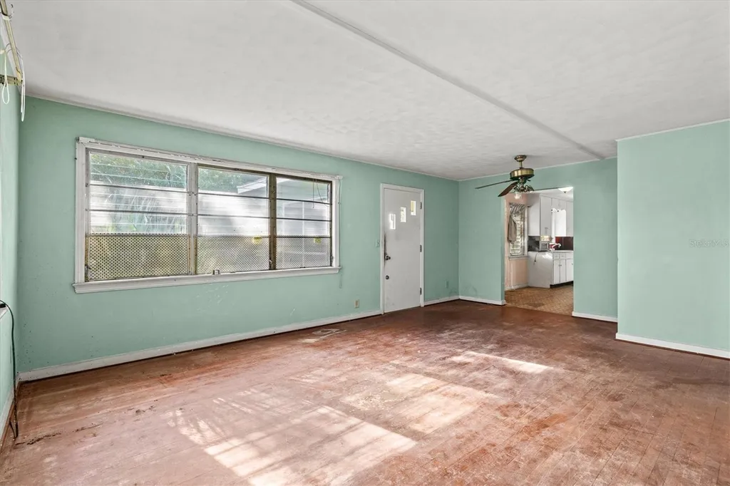 1208 28th Street W Bradenton FL 34205