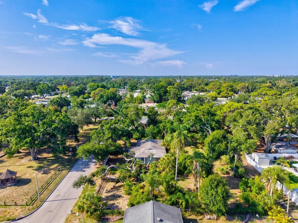 1208 28th Street W Bradenton FL 34205