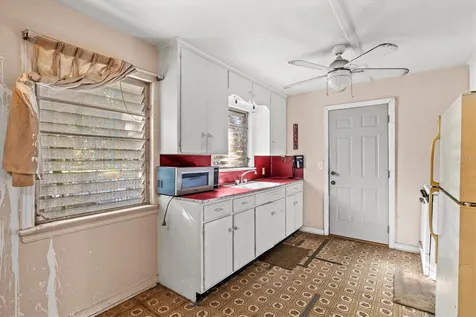 1208 28th Street W Bradenton FL 34205