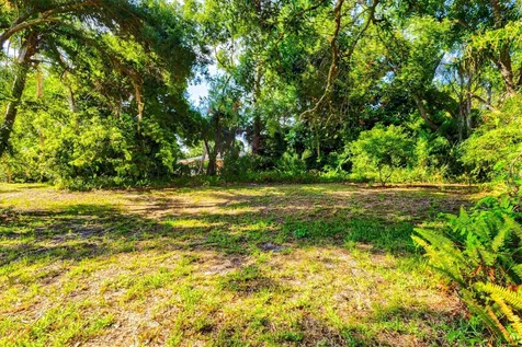 1208 28th Street W Bradenton FL 34205