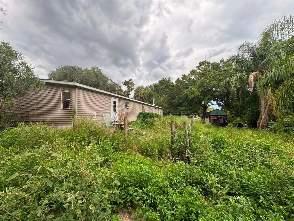 6702 NE 1st Street Okeechobee FL 34974