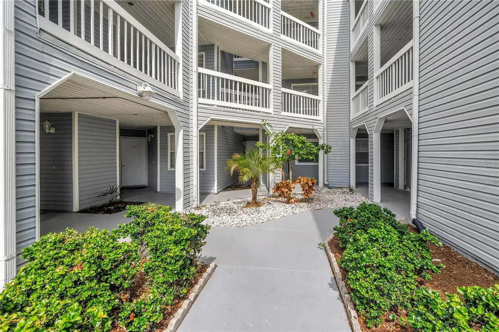 6924 Stones Throw Circle N St Petersburg FL 33710