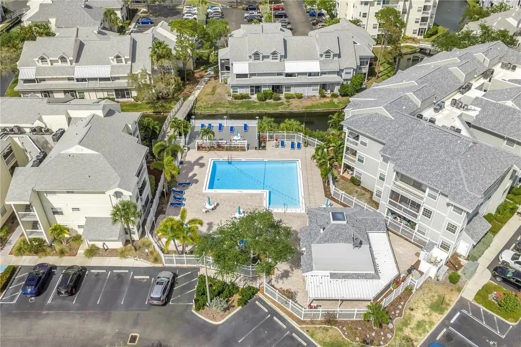 6924 Stones Throw Circle N St Petersburg FL 33710