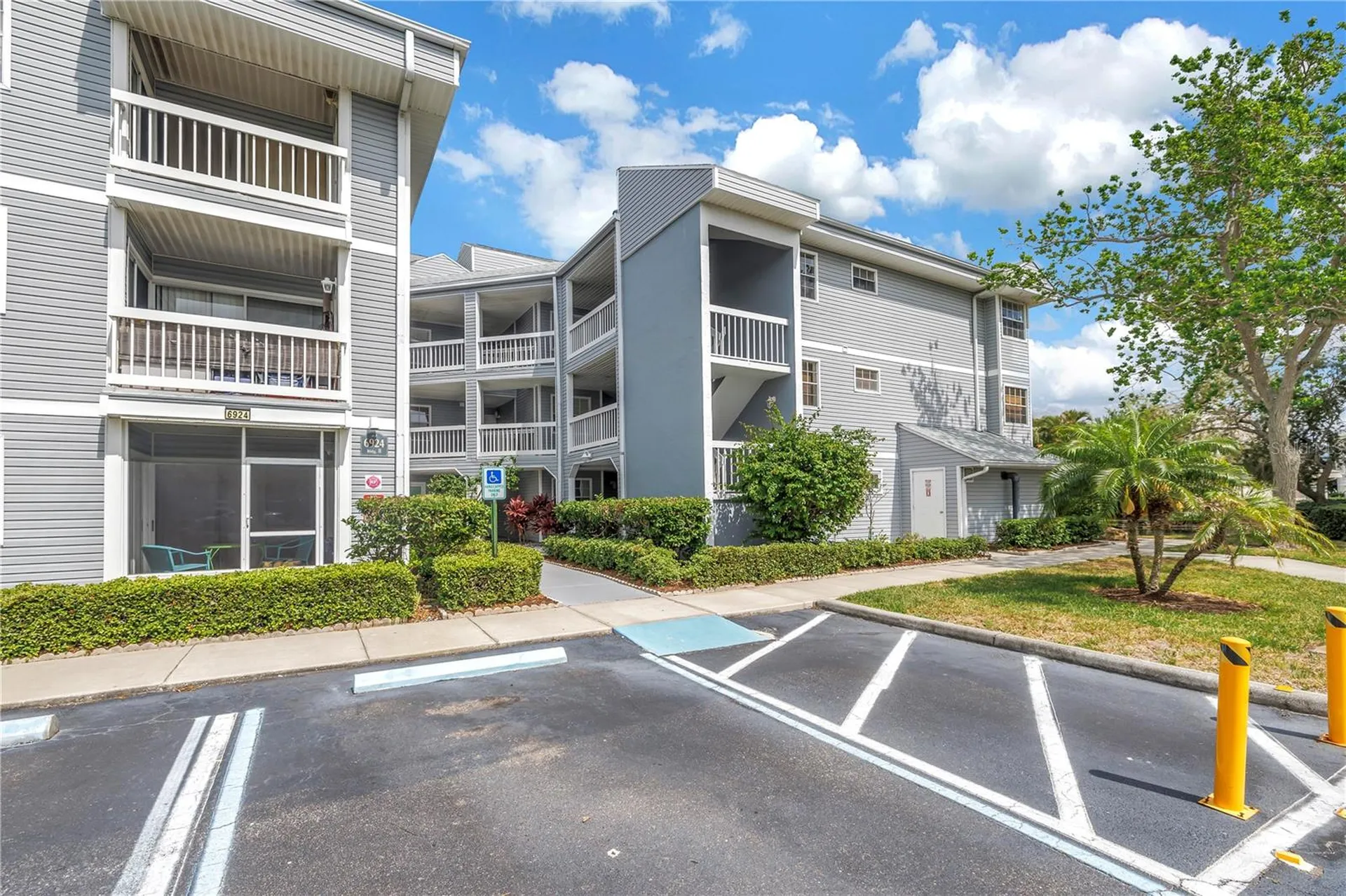 6924 Stones Throw Circle N St Petersburg FL 33710