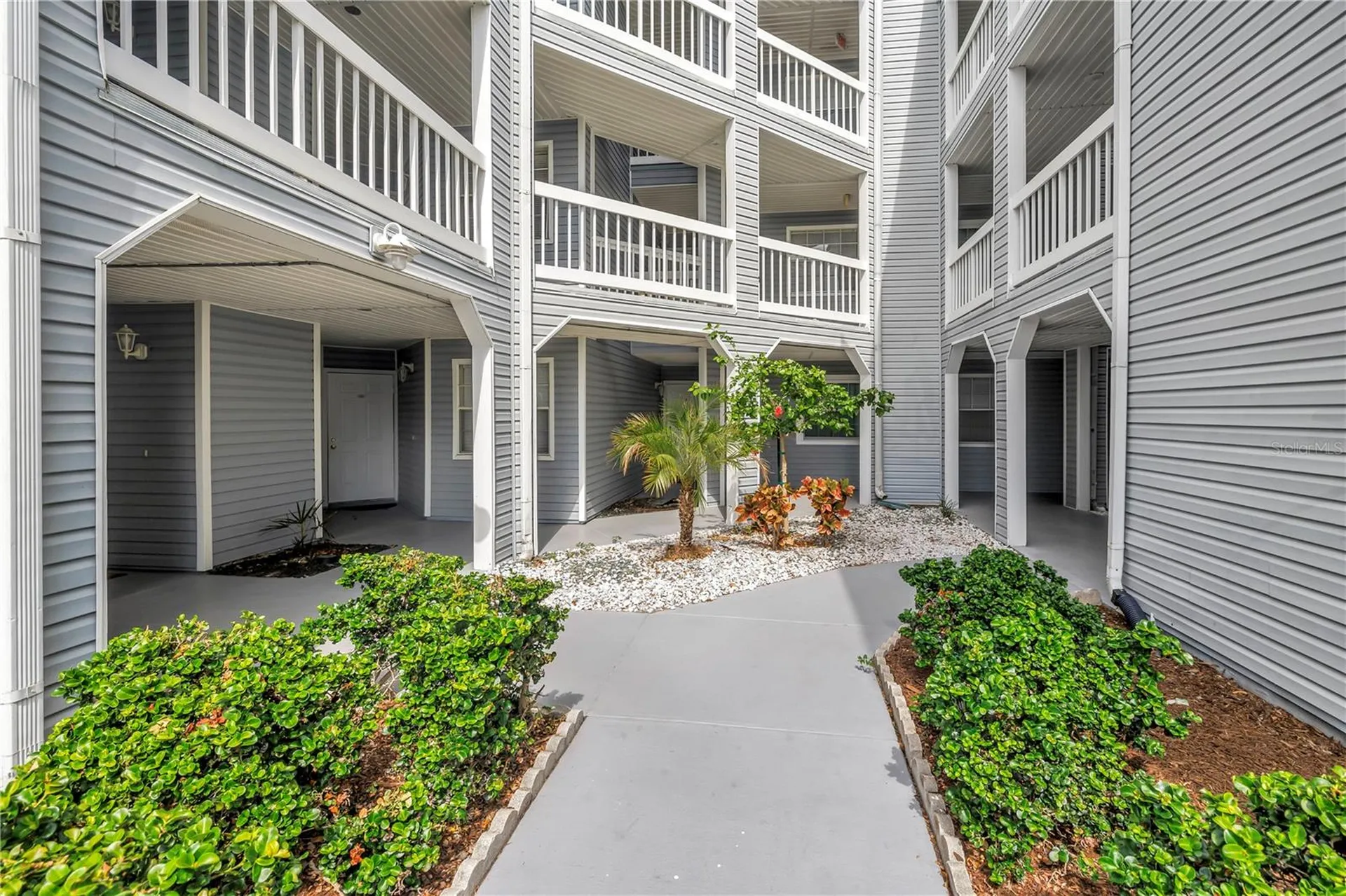 6924 Stones Throw Circle N St Petersburg FL 33710