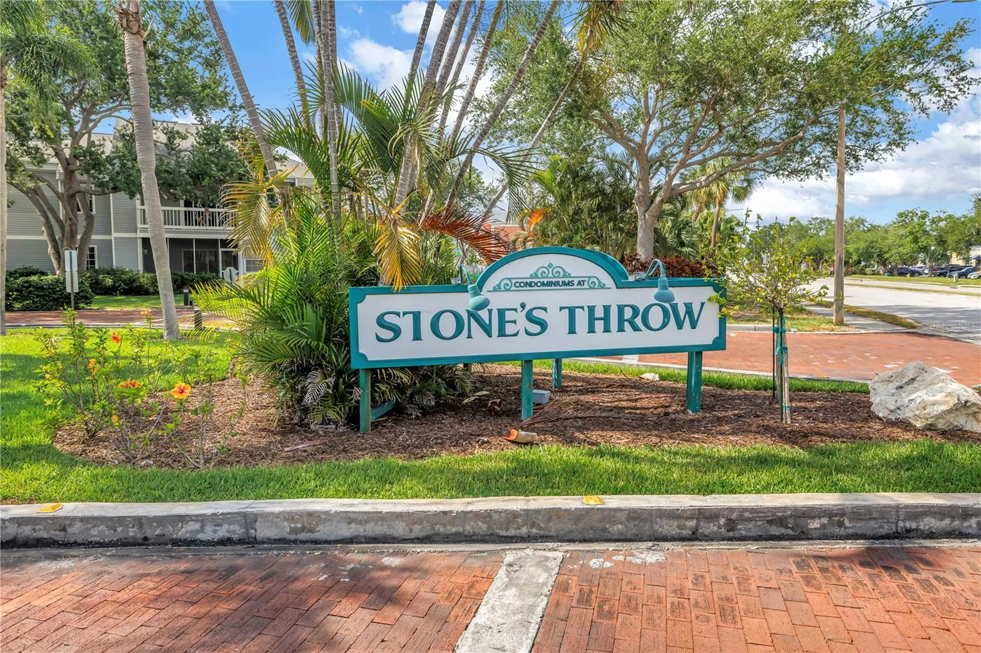 6924 Stones Throw Circle N St Petersburg FL 33710