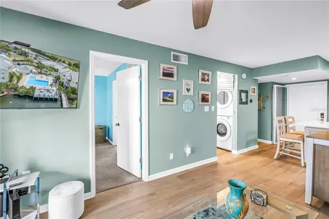 6924 Stones Throw Circle N St Petersburg FL 33710