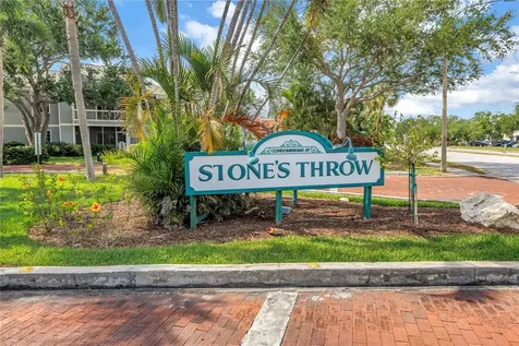 6924 Stones Throw Circle N St Petersburg FL 33710