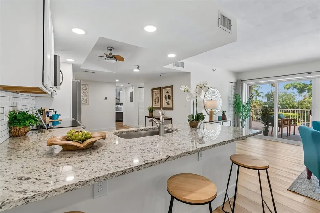 7430 Sunshine Skyway Lane S St Petersburg FL 33711