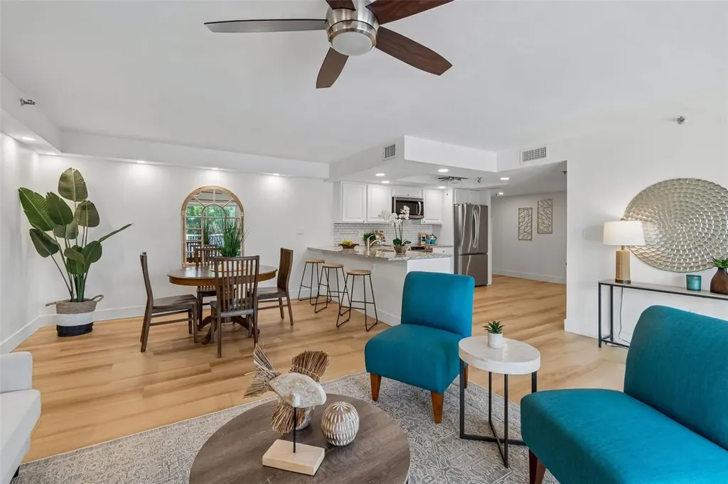 7430 Sunshine Skyway Lane S St Petersburg FL 33711