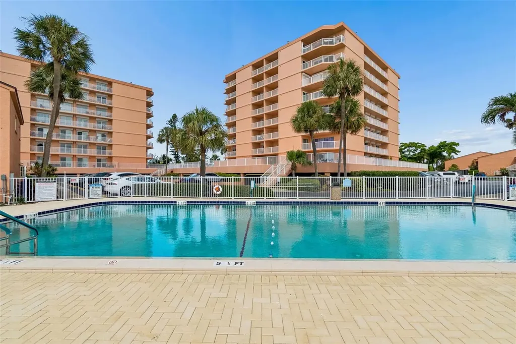 7430 Sunshine Skyway Lane S St Petersburg FL 33711