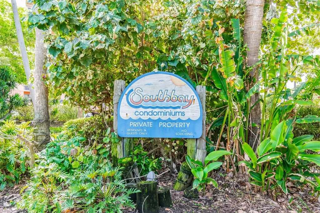 7430 Sunshine Skyway Lane S St Petersburg FL 33711