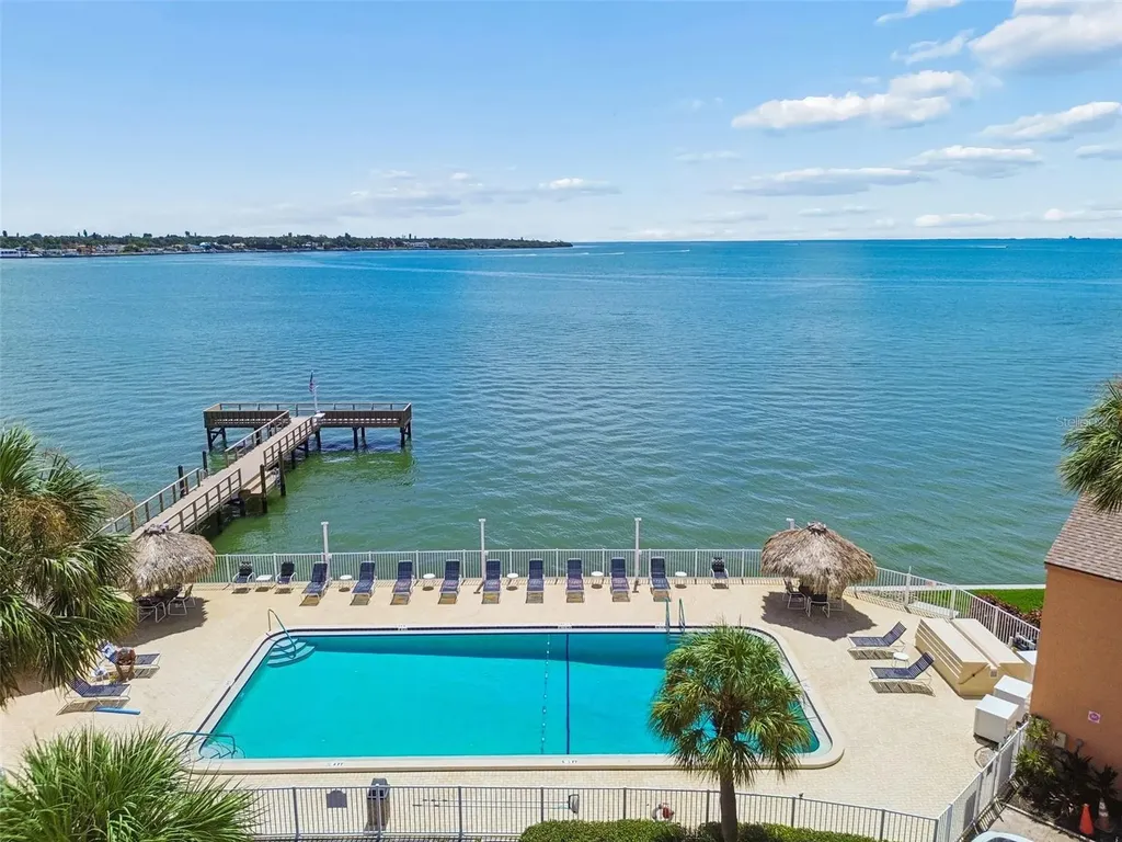 7430 Sunshine Skyway Lane S St Petersburg FL 33711
