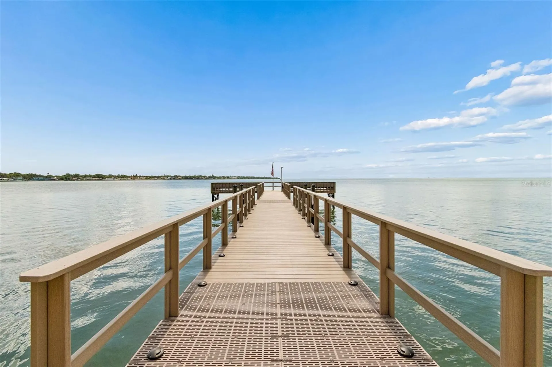 7430 Sunshine Skyway Lane S St Petersburg FL 33711