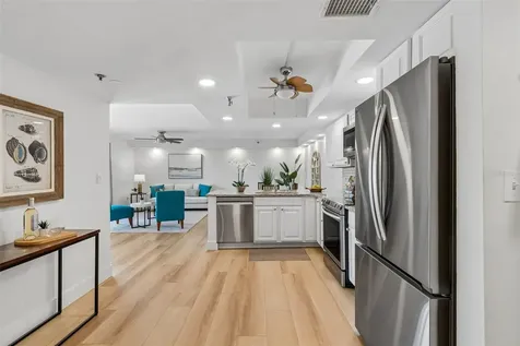 7430 Sunshine Skyway Lane S St Petersburg FL 33711