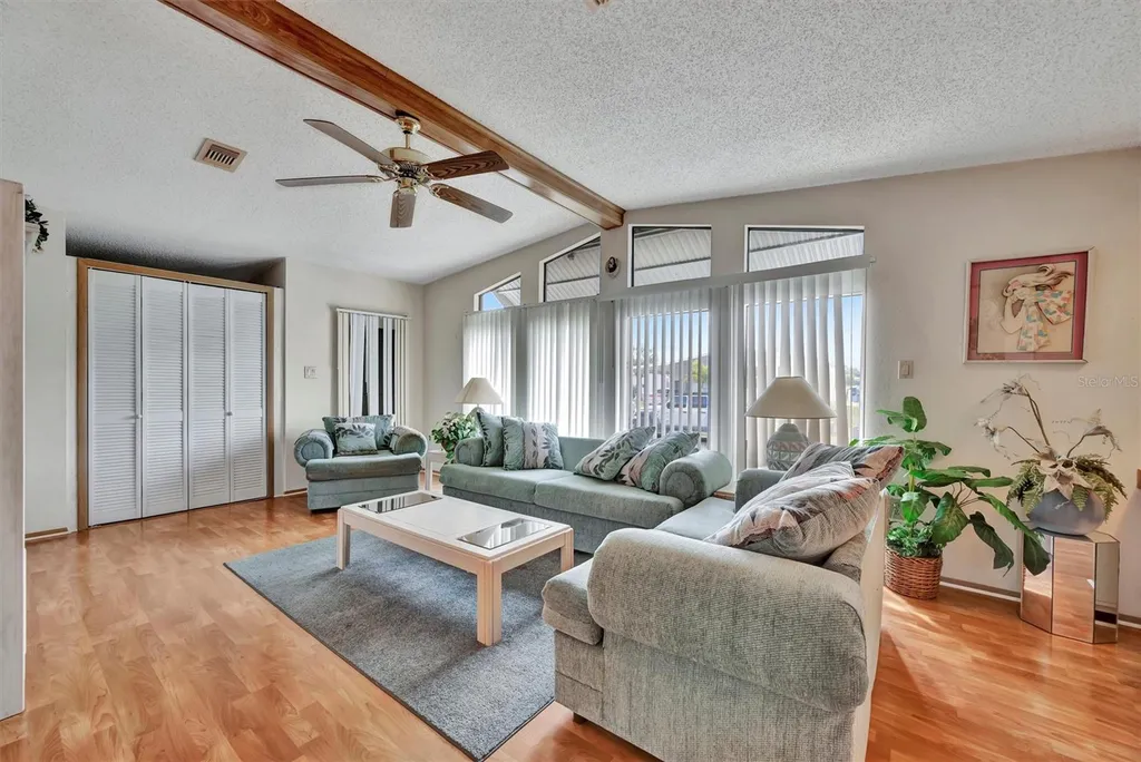 236 N Saint Thomas Circle Apollo Beach FL 33572