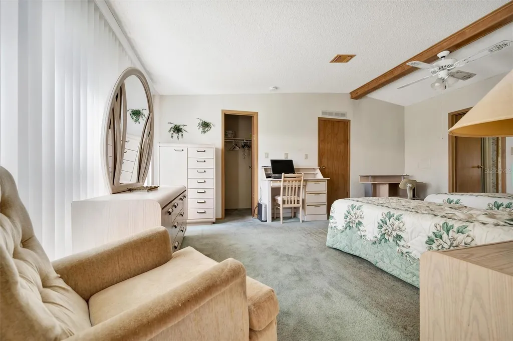 236 N Saint Thomas Circle Apollo Beach FL 33572