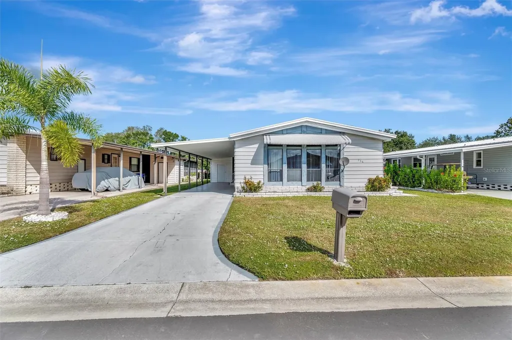 236 N Saint Thomas Circle Apollo Beach FL 33572