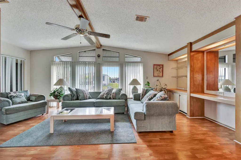 236 N Saint Thomas Circle Apollo Beach FL 33572
