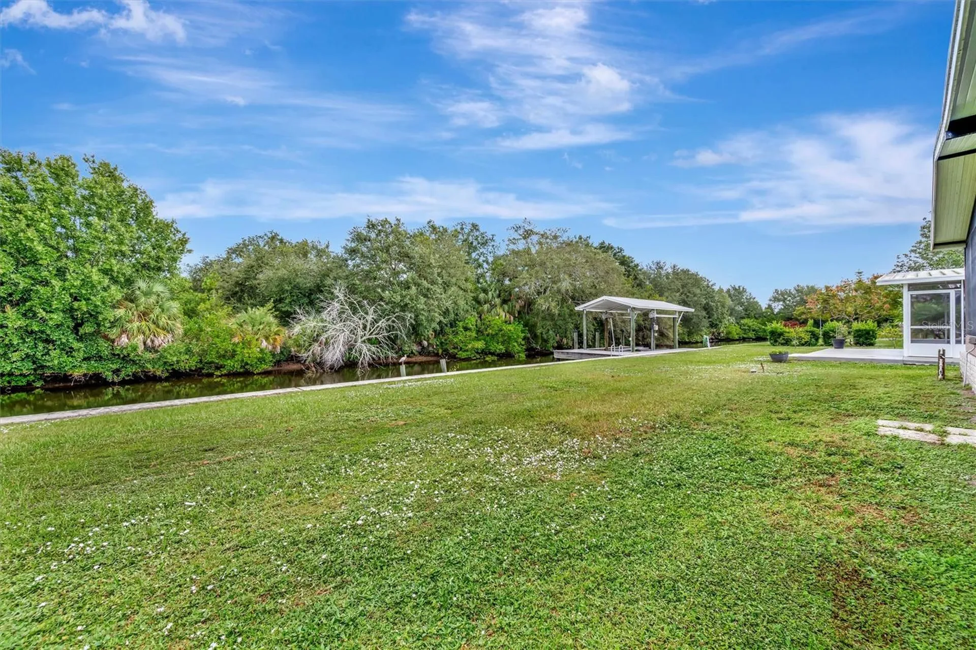 236 N Saint Thomas Circle Apollo Beach FL 33572