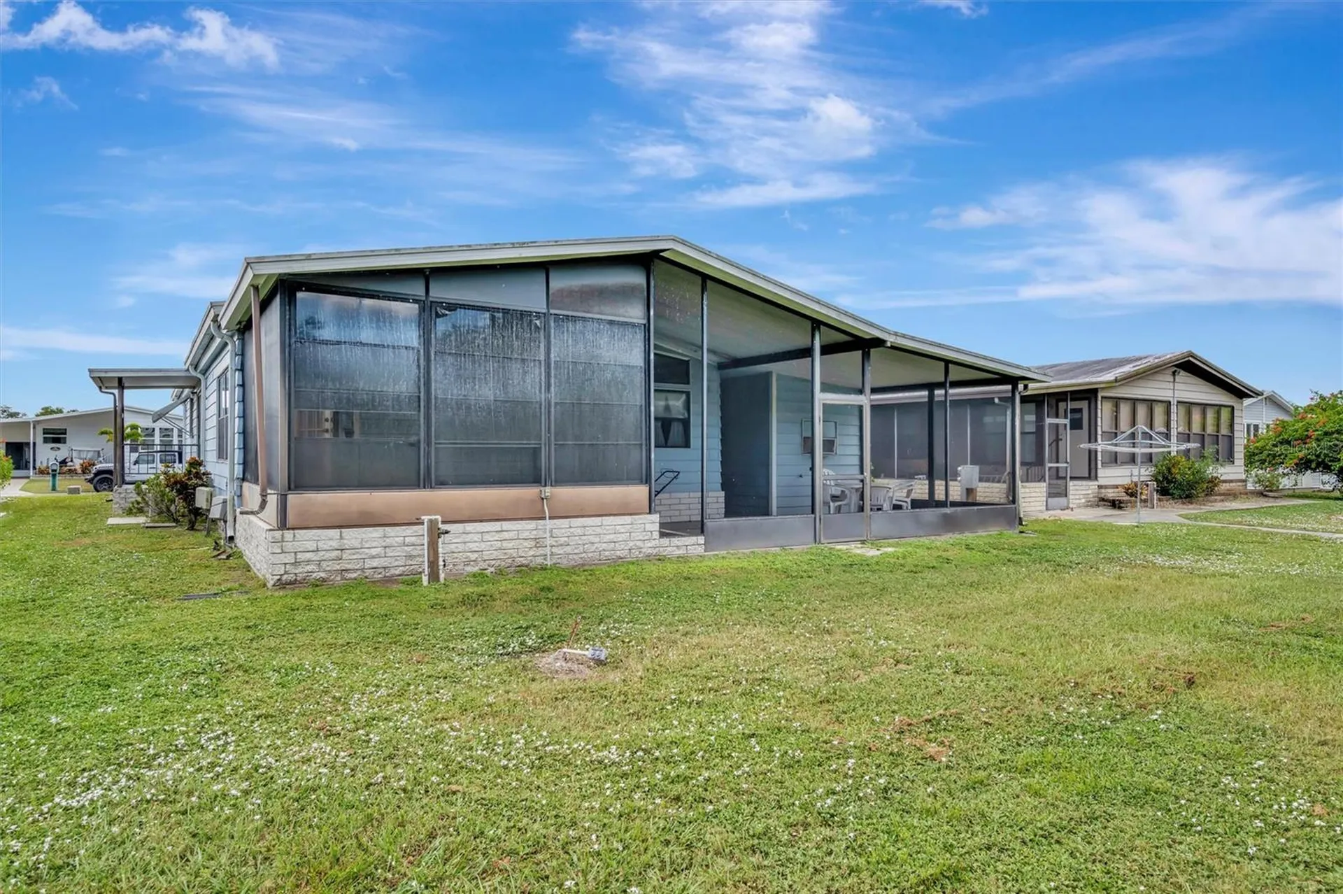 236 N Saint Thomas Circle Apollo Beach FL 33572