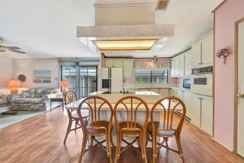236 N Saint Thomas Circle Apollo Beach FL 33572