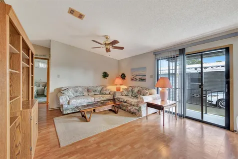 236 N Saint Thomas Circle Apollo Beach FL 33572