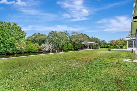 236 N Saint Thomas Circle Apollo Beach FL 33572
