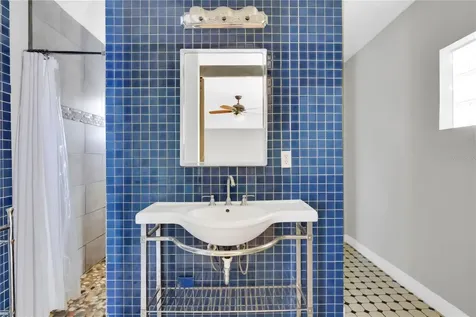 1420 E 8th Avenue Mount Dora FL 32757