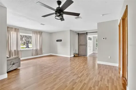 1420 E 8th Avenue Mount Dora FL 32757