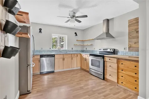 1420 E 8th Avenue Mount Dora FL 32757