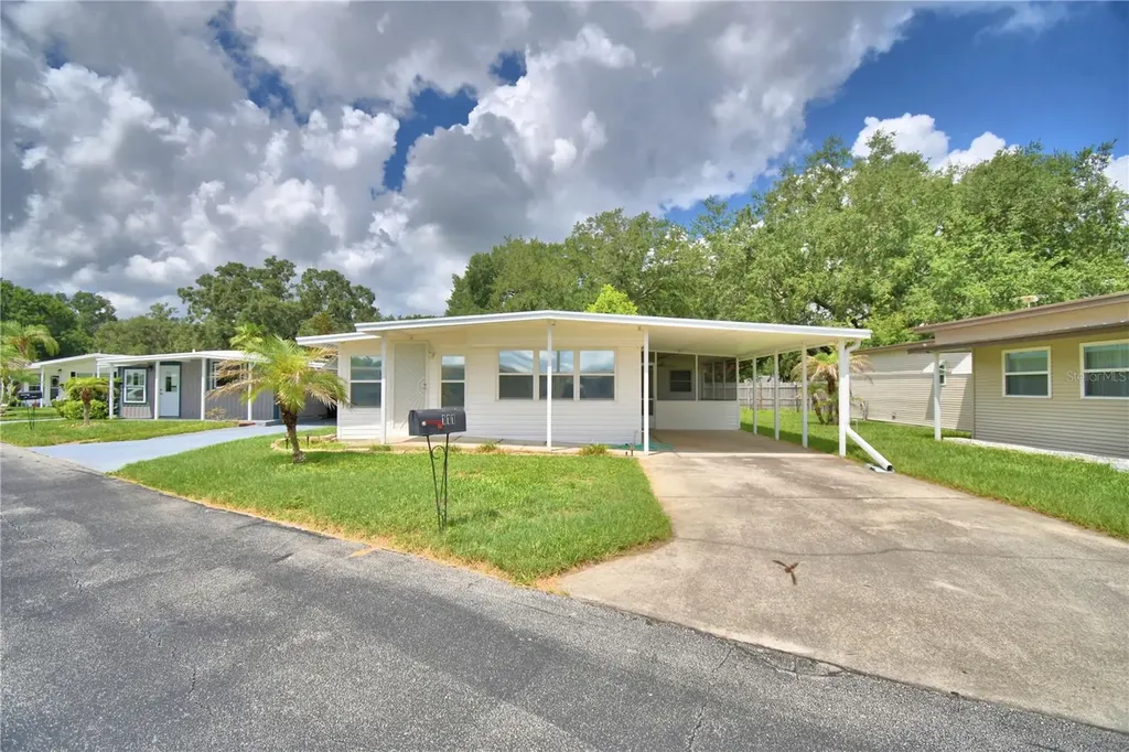 111 Paradise Lane Auburndale FL 33823
