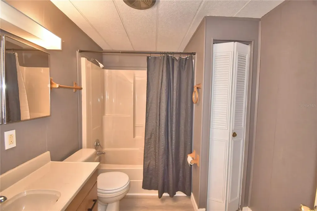 111 Paradise Lane Auburndale FL 33823