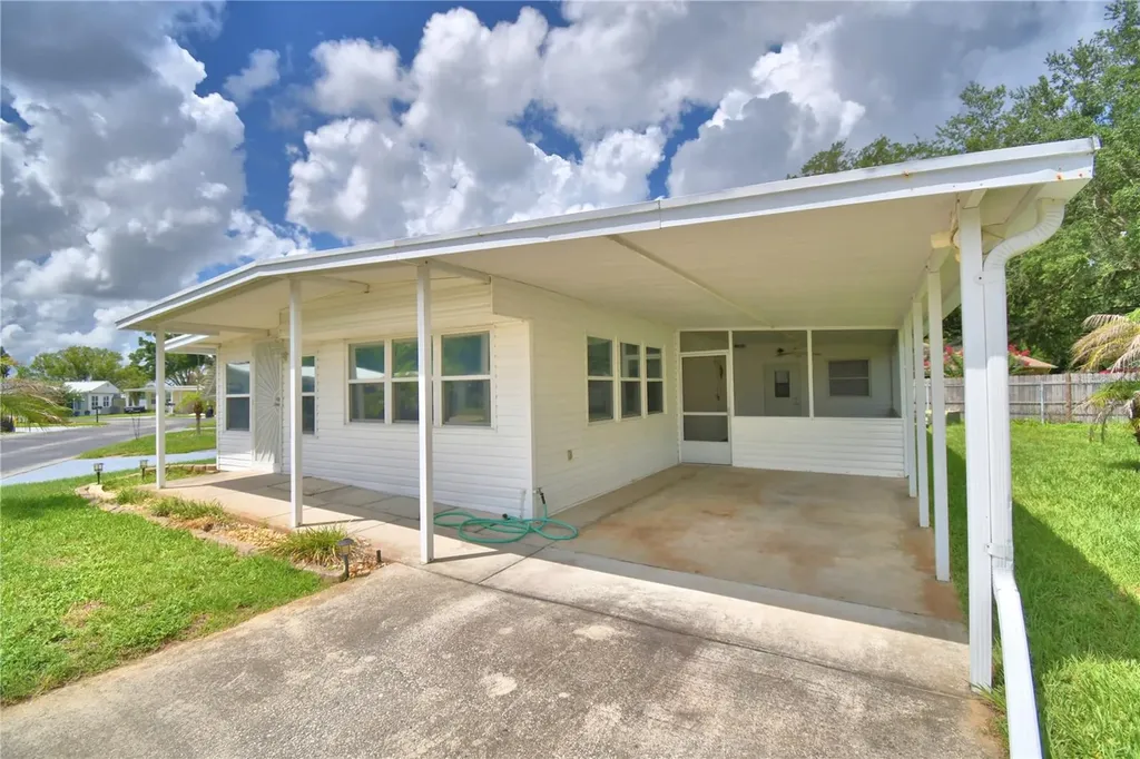 111 Paradise Lane Auburndale FL 33823
