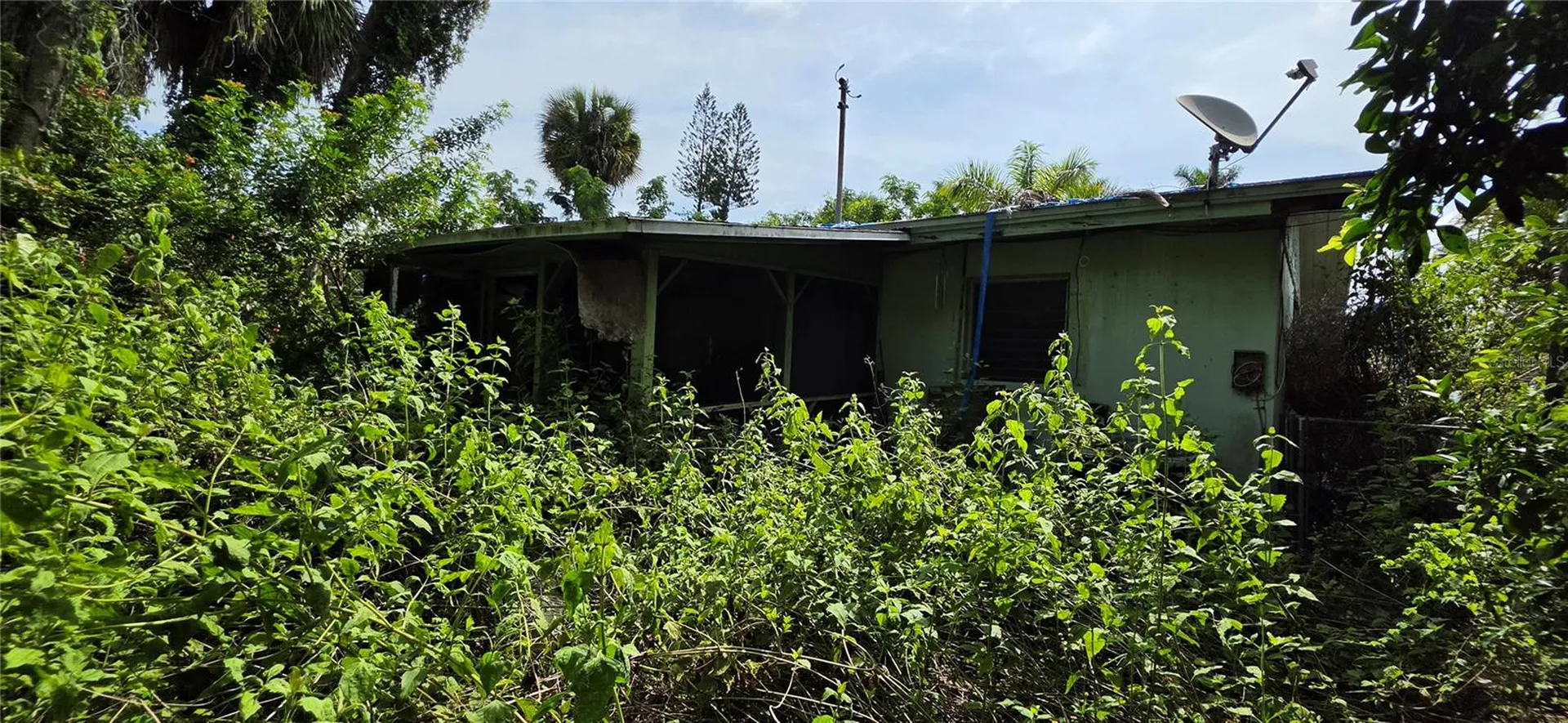 186 Crescent Lake Drive North Fort Myers FL 33917