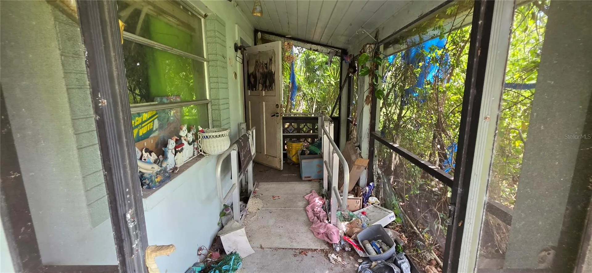 186 Crescent Lake Drive North Fort Myers FL 33917