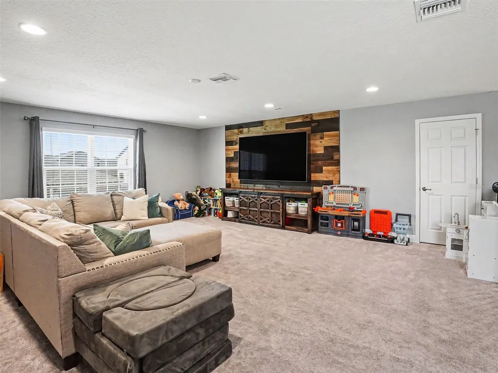 5270 Obsidian Gate Drive Mount Dora FL 32757