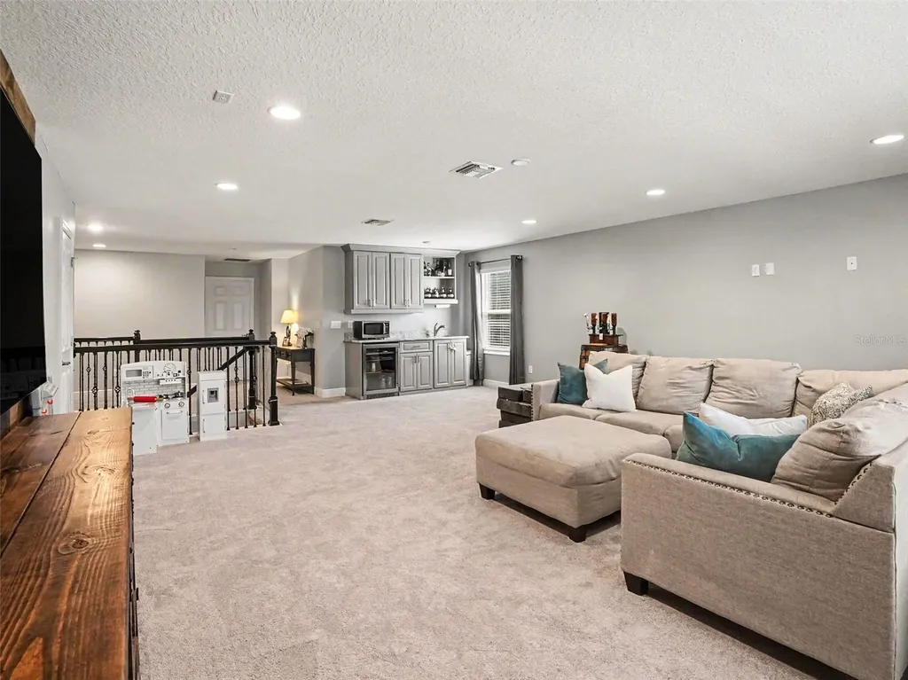 5270 Obsidian Gate Drive Mount Dora FL 32757