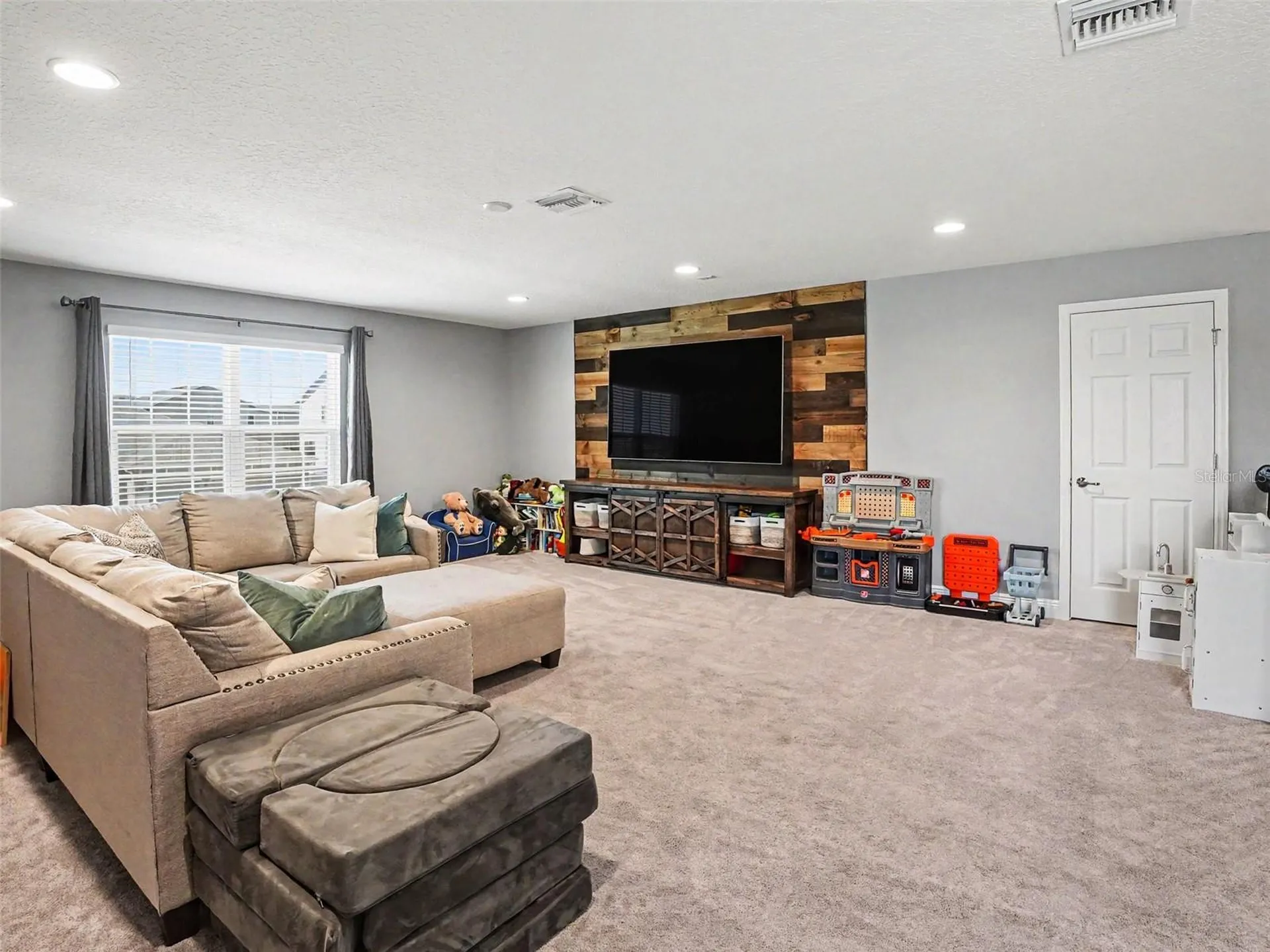 5270 Obsidian Gate Drive Mount Dora FL 32757