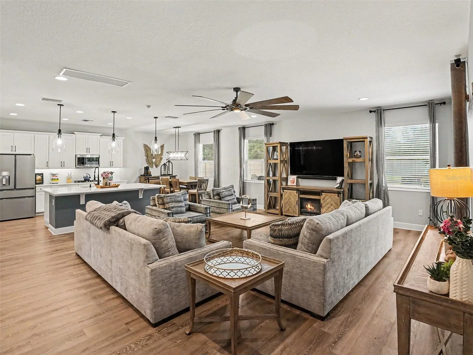 5270 Obsidian Gate Drive Mount Dora FL 32757